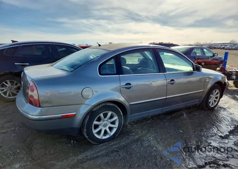 2004 Volkswagen Passat Gls z USA, uszkodzony, nr VIN WVWPD63B74P101990